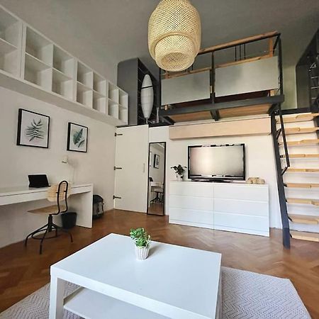 Stefanka Apartment Old Town Братислава Екстериор снимка