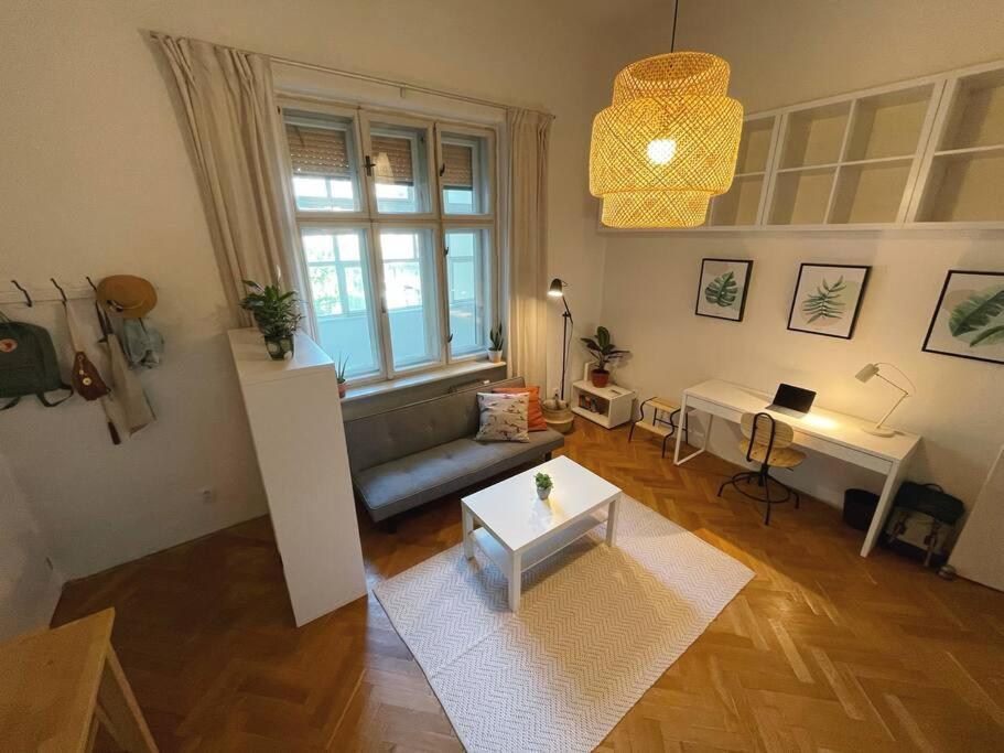 Stefanka Apartment Old Town Братислава Екстериор снимка