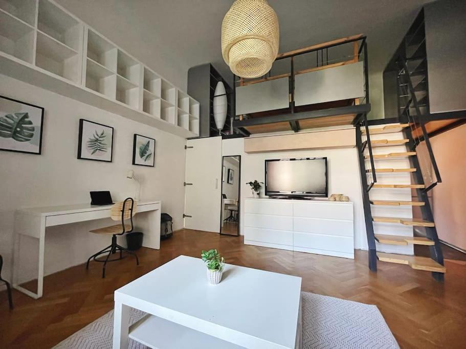 Stefanka Apartment Old Town Братислава Екстериор снимка